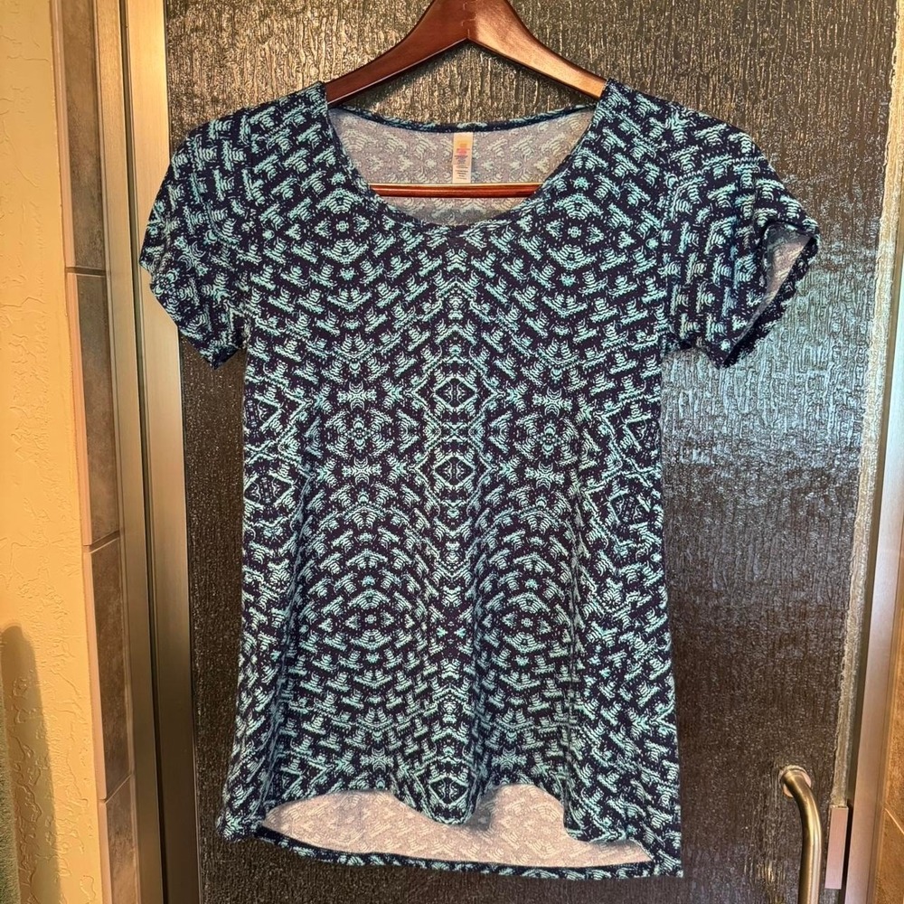 Lularoe Blue and teal pattern tunic top with scoop neck and short sleeves XS